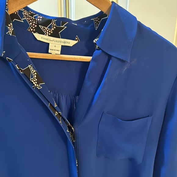 DVF, blue blouse with star detail, size 6 - Picture 4 of 4